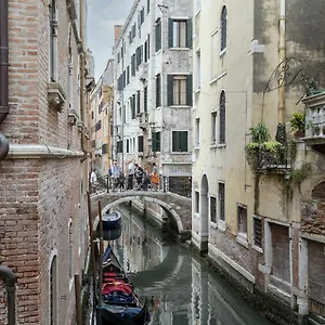 Gondola Luxury - Campo Santi Filippo E Giacomo By Wonderful Italy Venice