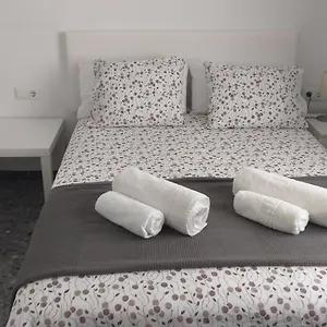 https://cb-lola-h4-habitacin-privada-aire-acondicionado-baos.es-andalucia.com
